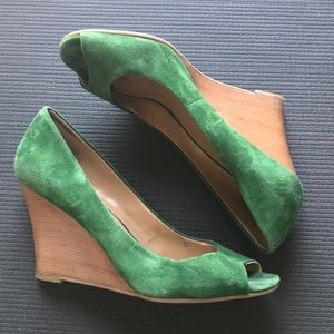 TALBOTS// green peeped shoes.